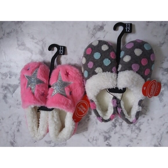 NWT 2 Wonder Nation Slippers - Picture 6 of 8